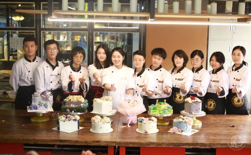 成都西點(diǎn)培訓(xùn)學(xué)校之疫情后報復(fù)性消費(fèi),西點(diǎn)行業(yè)或成大贏家